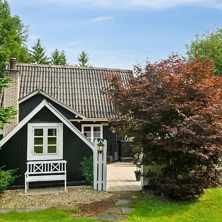 Vakantiehuis Vesa - 2-4km From The Sea By Interhome